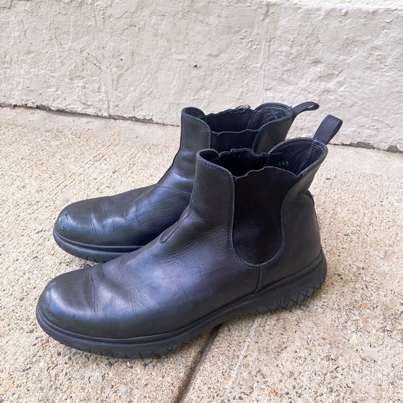 Vintage late '90s/Y2K 2000s Prada Linea Rossa Black Leather Vibram Chelsea Boots - Picture 2 of 5